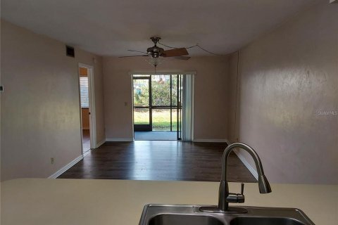 Condo in Punta Gorda, Florida, 2 bedrooms  № 1795057 - photo 8