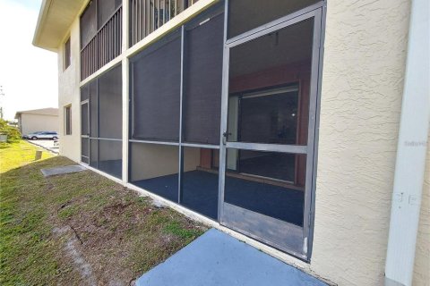 Condo in Punta Gorda, Florida, 2 bedrooms  № 1795057 - photo 25
