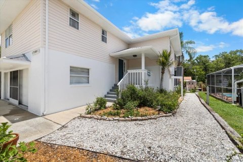 House in Weeki Wachee, Florida 3 bedrooms, 226.68 sq.m. № 2099931 - photo 3