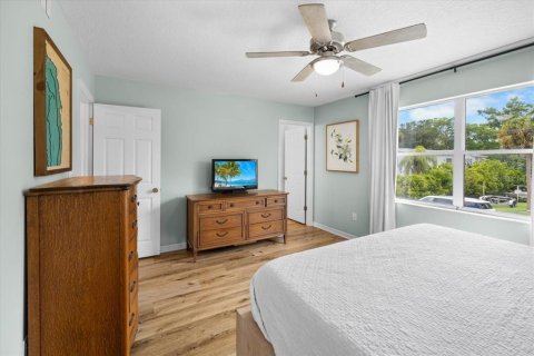 House in Weeki Wachee, Florida 3 bedrooms, 226.68 sq.m. № 2099931 - photo 22