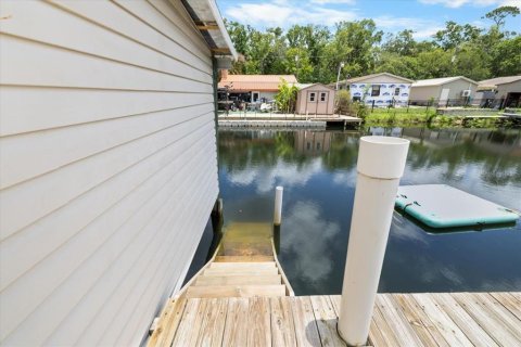 House in Weeki Wachee, Florida 3 bedrooms, 226.68 sq.m. № 2099931 - photo 9
