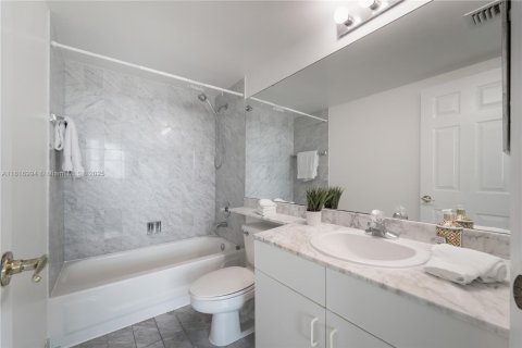 Снять в аренду кондоминиум в Майами, Флорида 2 спальни, 89.19м2, № 1958442 - фото 19