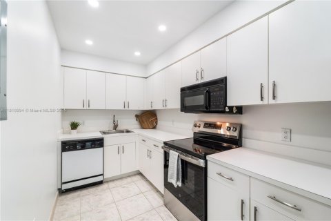 Снять в аренду кондоминиум в Майами, Флорида 2 спальни, 89.19м2, № 1958442 - фото 5