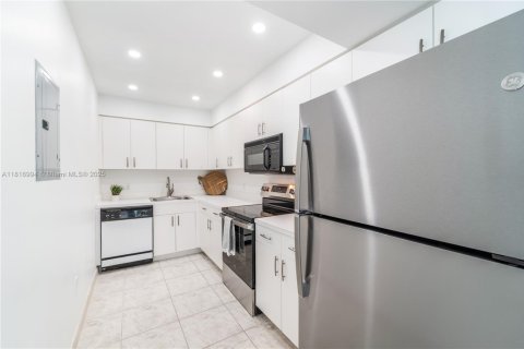 Снять в аренду кондоминиум в Майами, Флорида 2 спальни, 89.19м2, № 1958442 - фото 6