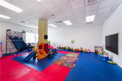 Снять в аренду кондоминиум в Майами, Флорида 2 спальни, 89.19м2, № 1958442 - фото 14