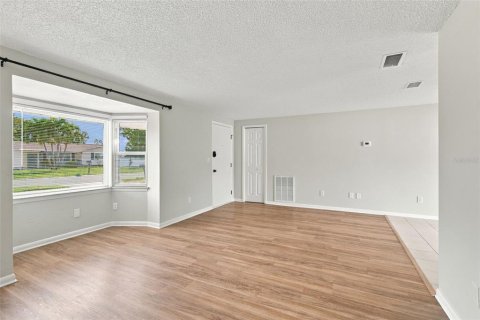 Villa ou maison à vendre à Largo, Floride: 3 chambres, 104.98 m2 № 2401082 - photo 4