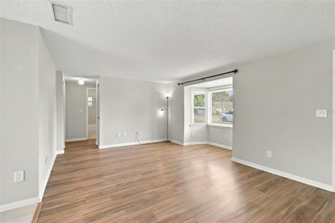 Villa ou maison à vendre à Largo, Floride: 3 chambres, 104.98 m2 № 2401082 - photo 5