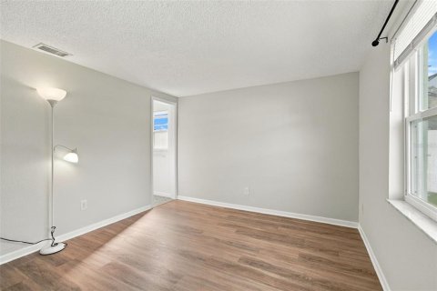 Villa ou maison à vendre à Largo, Floride: 3 chambres, 104.98 m2 № 2401082 - photo 10