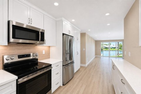 Condo in Bradenton, Florida, 2 bedrooms  № 2093978 - photo 18