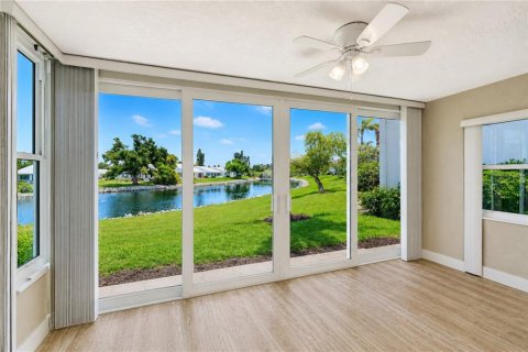Condo in Bradenton, Florida, 2 bedrooms  № 2093978 - photo 10