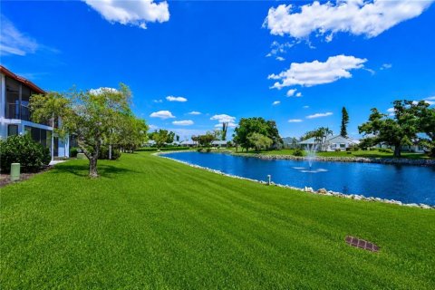 Condo in Bradenton, Florida, 2 bedrooms  № 2093978 - photo 12