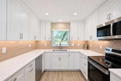 Condo in Bradenton, Florida, 2 bedrooms  № 2093978 - photo 17