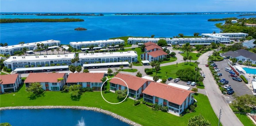 Condo in Bradenton, Florida, 2 bedrooms  № 2093978
