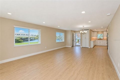 Condo in Bradenton, Florida, 2 bedrooms  № 2093978 - photo 14