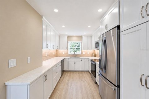 Condo in Bradenton, Florida, 2 bedrooms  № 2093978 - photo 15