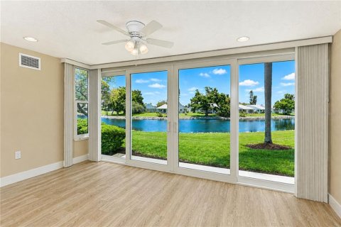 Condo in Bradenton, Florida, 2 bedrooms  № 2093978 - photo 9