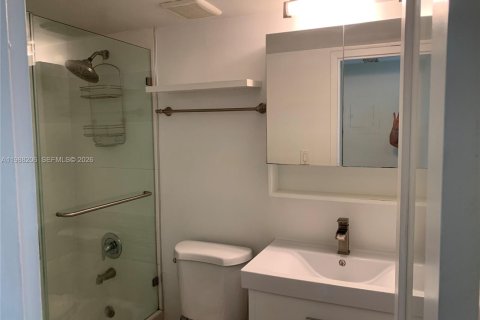 Снять в аренду кондоминиум в Майами, Флорида 2 спальни, 61.32м2, № 2051360 - фото 12