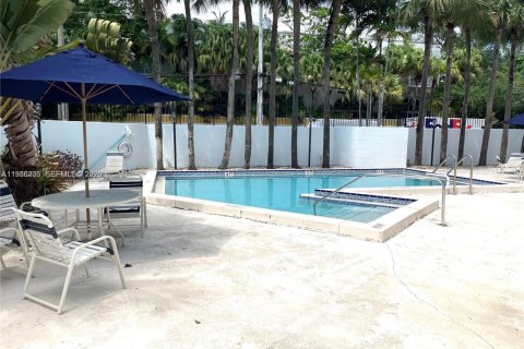 Снять в аренду кондоминиум в Майами, Флорида 2 спальни, 61.32м2, № 2051360 - фото 16