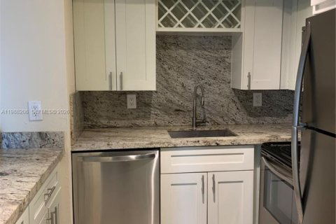 Снять в аренду кондоминиум в Майами, Флорида 2 спальни, 61.32м2, № 2051360 - фото 5