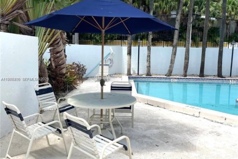 Снять в аренду кондоминиум в Майами, Флорида 2 спальни, 61.32м2, № 2051360 - фото 18