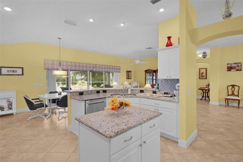 Casa en venta en The Villages, Florida, 3 dormitorios, 229 m2 № 1914965 - foto 15
