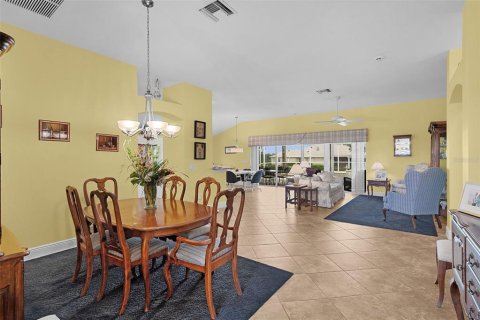 Casa en venta en The Villages, Florida, 3 dormitorios, 229 m2 № 1914965 - foto 7