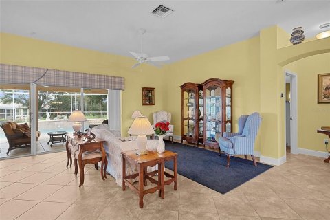 Casa en venta en The Villages, Florida, 3 dormitorios, 229 m2 № 1914965 - foto 10