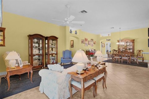 Casa en venta en The Villages, Florida, 3 dormitorios, 229 m2 № 1914965 - foto 11