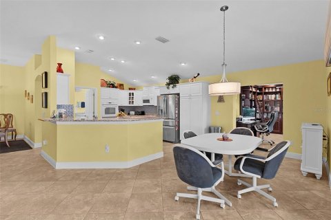 Casa en venta en The Villages, Florida, 3 dormitorios, 229 m2 № 1914965 - foto 16