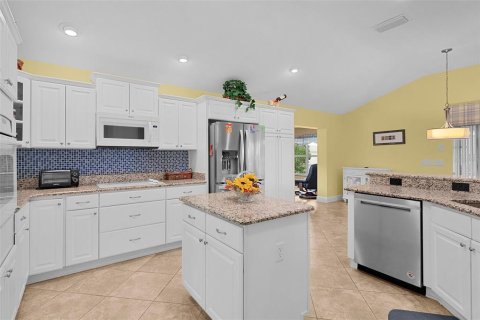 Casa en venta en The Villages, Florida, 3 dormitorios, 229 m2 № 1914965 - foto 19