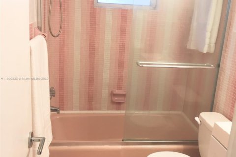 Copropriété à louer à Hollywood, Floride: 1 chambre, 57.6 m2 № 1957090 - photo 7