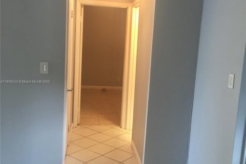 Copropriété à louer à Hollywood, Floride: 1 chambre, 57.6 m2 № 1957090 - photo 6