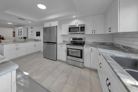 Condominio en venta en Sun City Center, Florida, 2 dormitorios, 146.69 m2 № 2121391 - foto 19