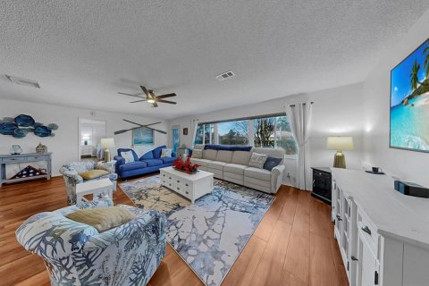 Condominio en venta en Sun City Center, Florida, 2 dormitorios, 146.69 m2 № 2121391 - foto 13