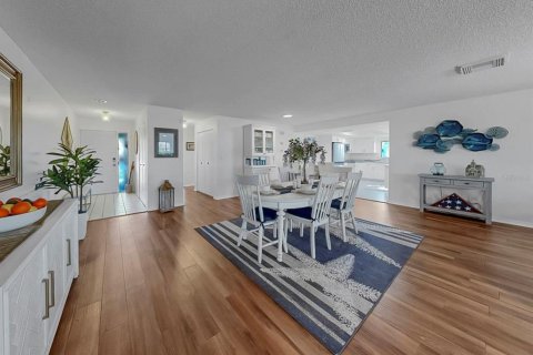 Condominio en venta en Sun City Center, Florida, 2 dormitorios, 146.69 m2 № 2121391 - foto 12