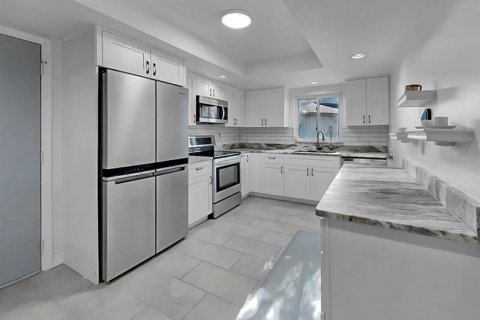 Condominio en venta en Sun City Center, Florida, 2 dormitorios, 146.69 m2 № 2121391 - foto 17