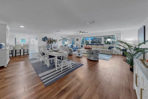 Condominio en venta en Sun City Center, Florida, 2 dormitorios, 146.69 m2 № 2121391 - foto 8