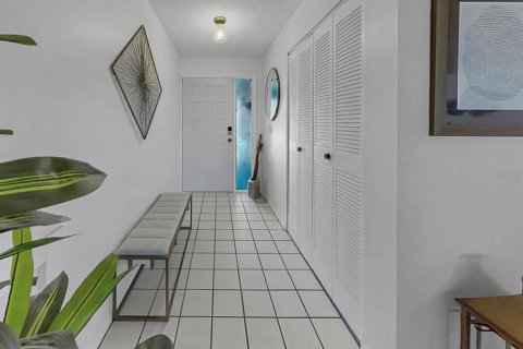 Condominio en venta en Sun City Center, Florida, 2 dormitorios, 146.69 m2 № 2121391 - foto 5