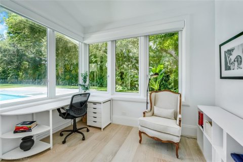 House in Coral Gables, Florida 6 bedrooms, 609.62 sq.m. № 1893330 - photo 24