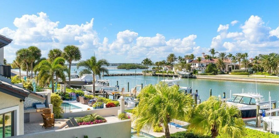 Таунхаус в Стьюарт, Флорида 9 комнат, 369.38м2 № 2431347