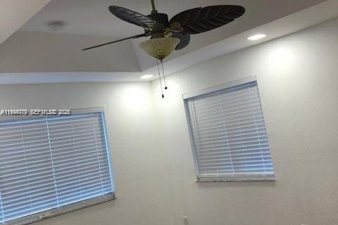 Townhouse in Homestead, Florida 4 bedrooms, 132.2 sq.m. № 2056424 - photo 17