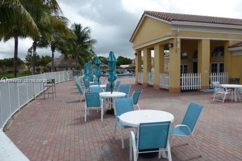 Townhouse in Homestead, Florida 4 bedrooms, 132.2 sq.m. № 2056424 - photo 24