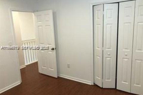 Townhouse in Homestead, Florida 4 bedrooms, 132.2 sq.m. № 2056424 - photo 10