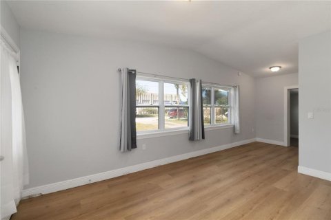 House in Orlando, Florida 3 bedrooms, 93.55 sq.m. № 2096354 - photo 6