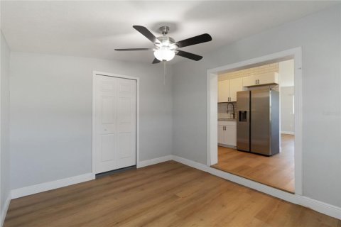 House in Orlando, Florida 3 bedrooms, 93.55 sq.m. № 2096354 - photo 13