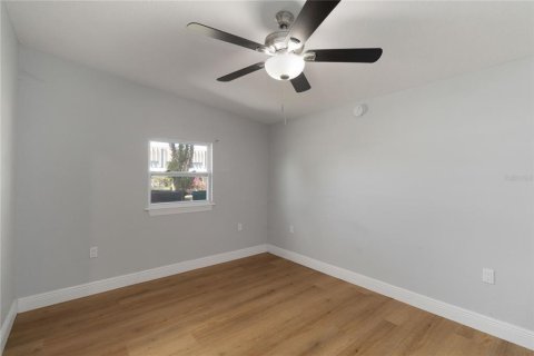 House in Orlando, Florida 3 bedrooms, 93.55 sq.m. № 2096354 - photo 12