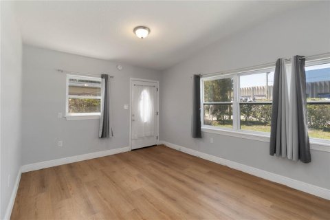 House in Orlando, Florida 3 bedrooms, 93.55 sq.m. № 2096354 - photo 5
