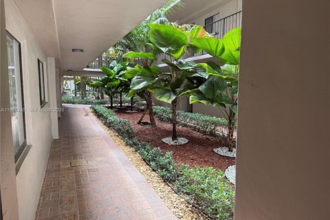 Copropriété à louer à Miami, Floride: 3 chambres, 96.62 m2 № 2042825 - photo 3