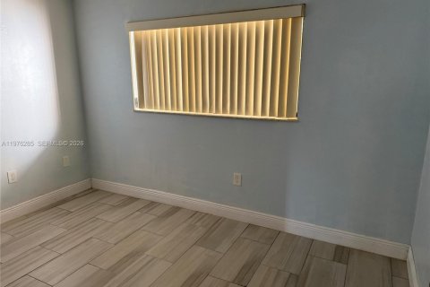 Copropriété à louer à Miami, Floride: 3 chambres, 96.62 m2 № 2042825 - photo 10