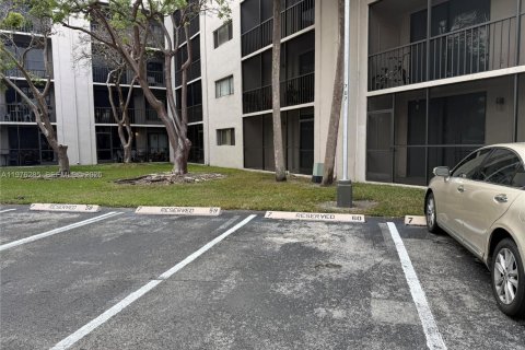 Condo à Miami, Floride, 3 chambres  № 2042825